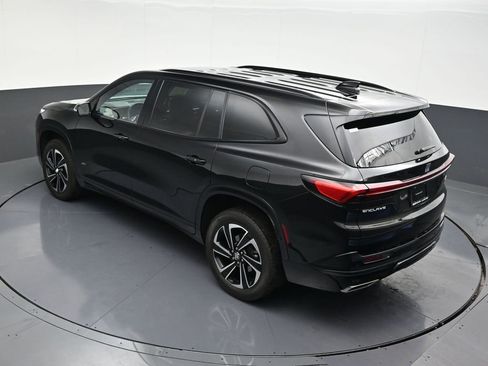 Used 2025 Buick Enclave Sport Touring image 18