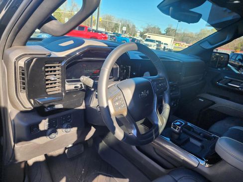 Used 2023 Chevrolet Silverado 1500 ZR2 w/ Technology Package image 8