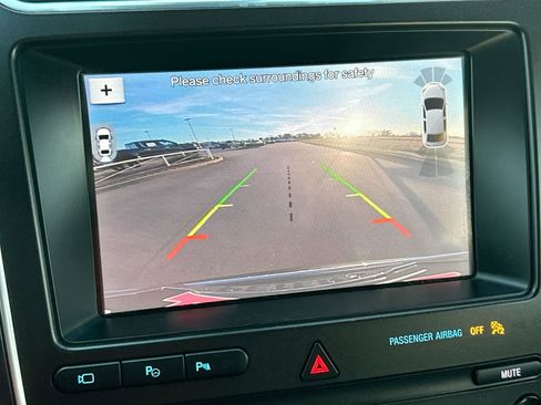 Used 2019 Ford Explorer Limited w/ Ford Safe & Smart Package image 17