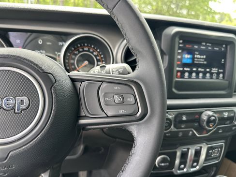 Used 2023 Jeep Wrangler Sport S AWD/4WD image 25