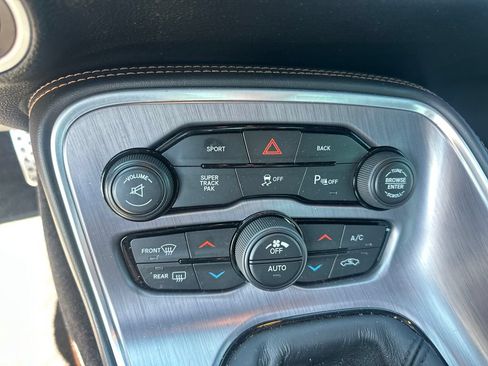 Used 2016 Dodge Challenger R/T Scat Pack RWD image 23