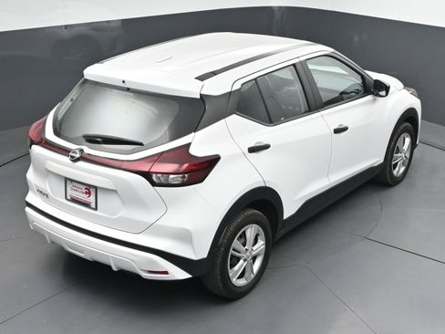 Used 2023 Nissan Kicks S image 30