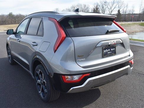 New 2025 Kia Niro EX Touring image 5