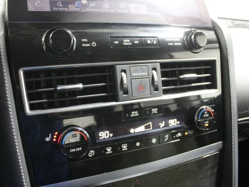 Used 2024 INFINITI QX80 Luxe image 16