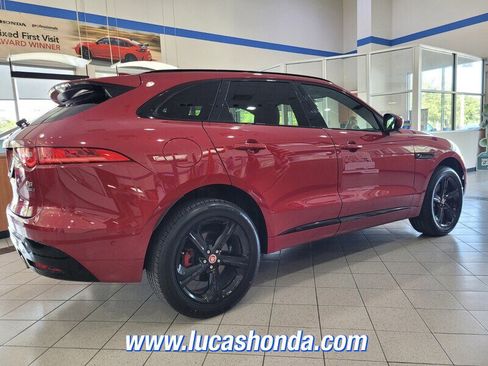 Used 2018 Jaguar F-PACE S image 4