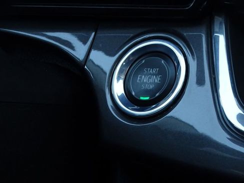 Used 2024 Chevrolet Trax ACTIV w/ Sunroof Package image 31