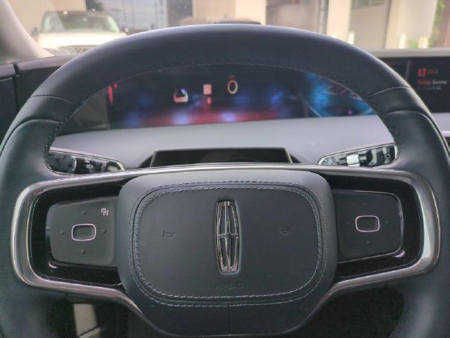 Used 2025 Lincoln Nautilus Reserve AWD/4WD image 15