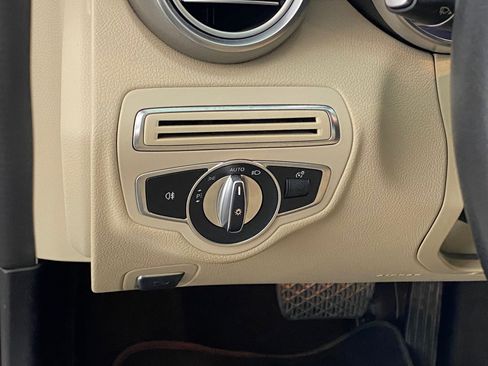 Used 2019 Mercedes-Benz C 300 4MATIC Sedan w/ Premium Package image 19