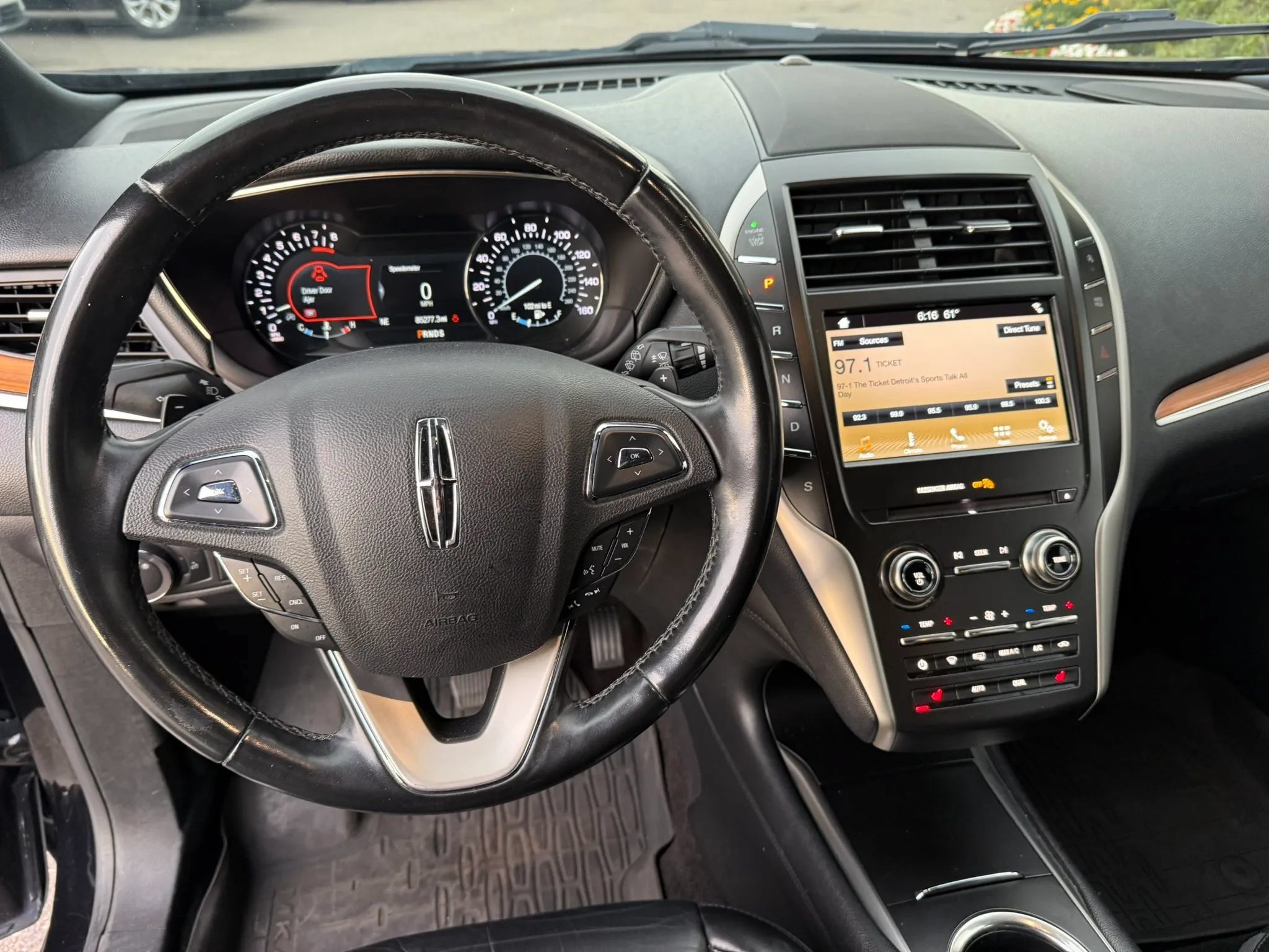 Used 2019 Lincoln MKC Select w/ MKC Climate Package FWD image 17
