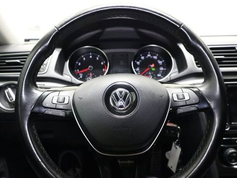 Used 2017 Volkswagen Passat 1.8T R-Line image 13