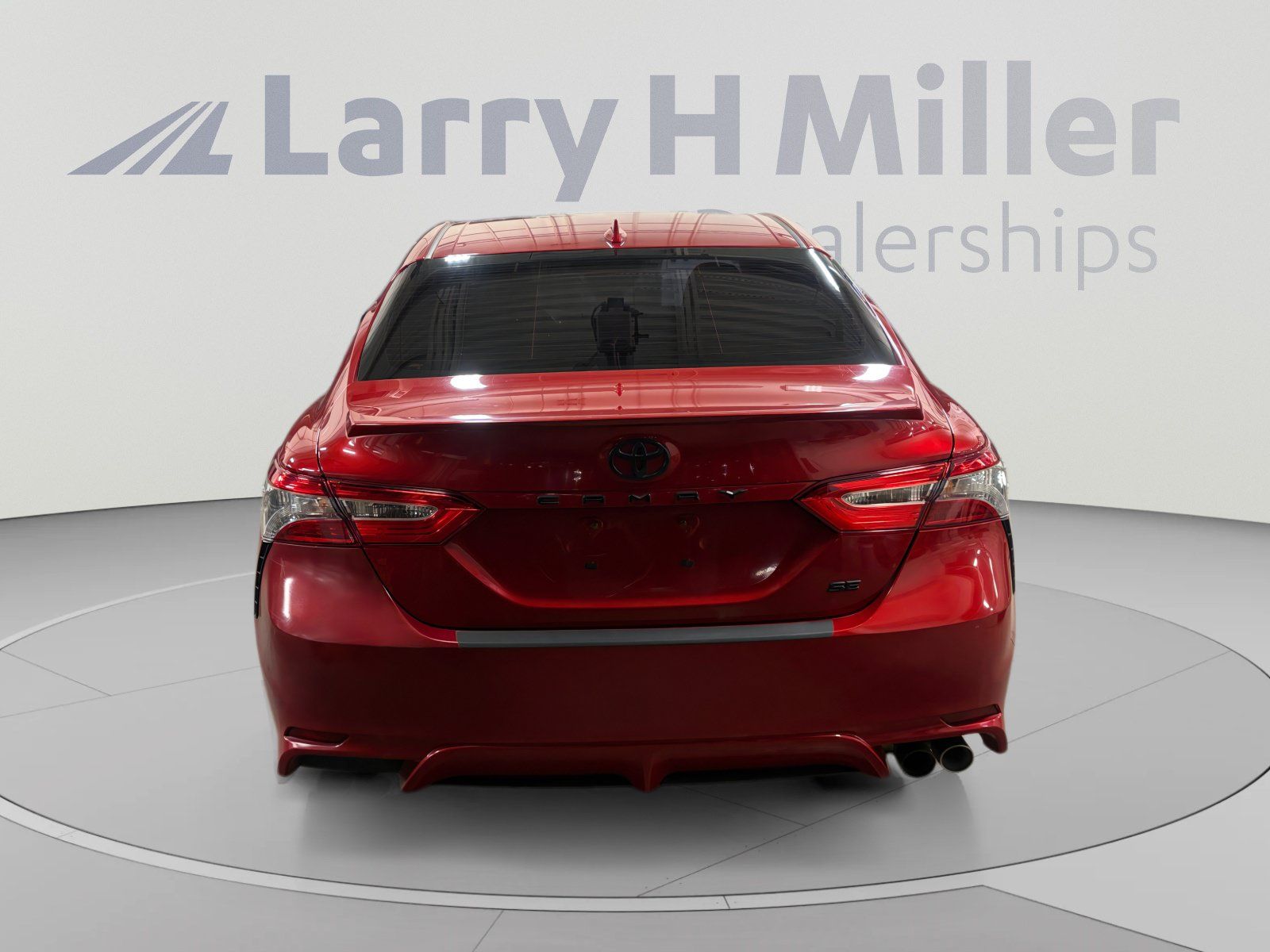 Used 2019 Toyota Camry SE w/ Audio Package FWD image 4