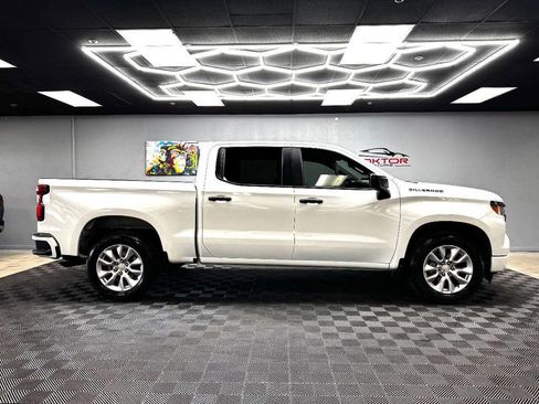 Used 2023 Chevrolet Silverado 1500 Custom image 17