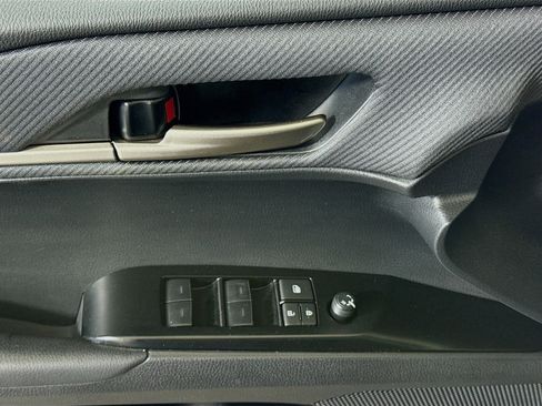 Used 2025 Toyota Camry SE w/ Convenience Package image 24