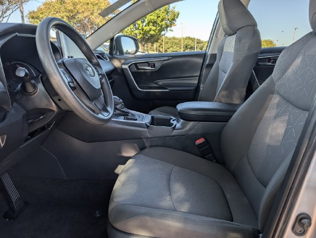 Used 2025 Toyota RAV4 XLE FWD image 26