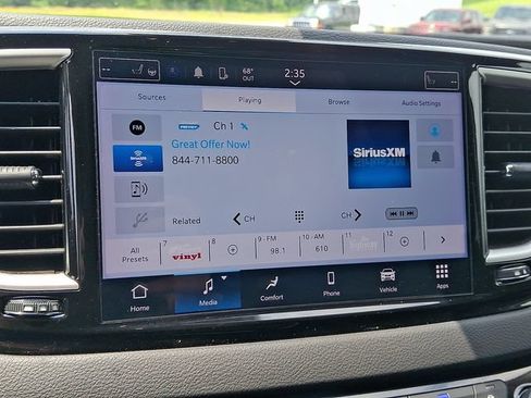 Used 2024 Chrysler Pacifica Touring-L FWD image 16