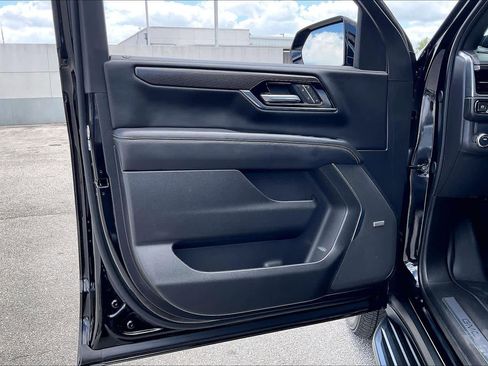 Used 2025 GMC Yukon XL Elevation w/ LPO, Yukon Black Package image 21