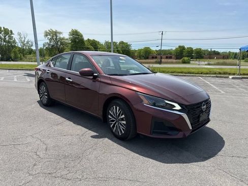 Certified 2023 Nissan Altima 2.5 SV AWD/4WD image 9