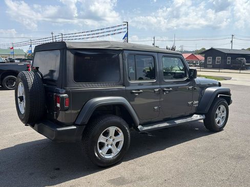 Used 2019 Jeep Wrangler Unlimited Sport S AWD/4WD image 4