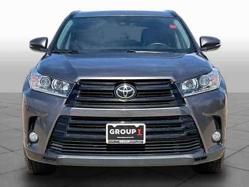 Used 2018 Toyota Highlander SE FWD image 4
