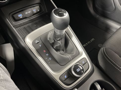 Used 2026 Hyundai Venue SEL image 25