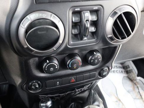 Used 2017 Jeep Wrangler Unlimited Sport w/ Quick Order Package 23S AWD/4WD image 28