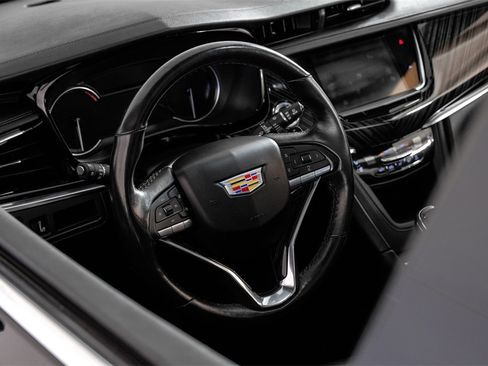 Used 2024 Cadillac XT6 Premium Luxury image 15