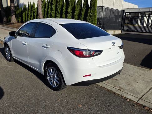 Used 2017 Toyota Yaris iA FWD image 7