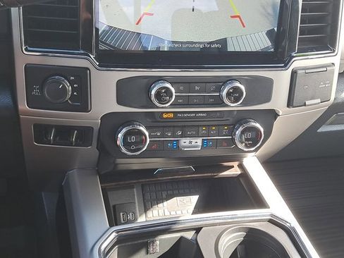 Certified 2022 Ford F250 Lariat w/ Lariat Ultimate Package image 32