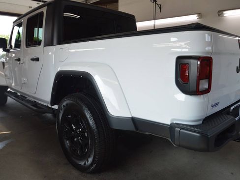 Used 2022 Jeep Gladiator Sport AWD/4WD image 26