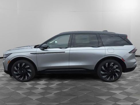 New 2026 Lincoln Nautilus Reserve w/ Jet Appearance Package image 4