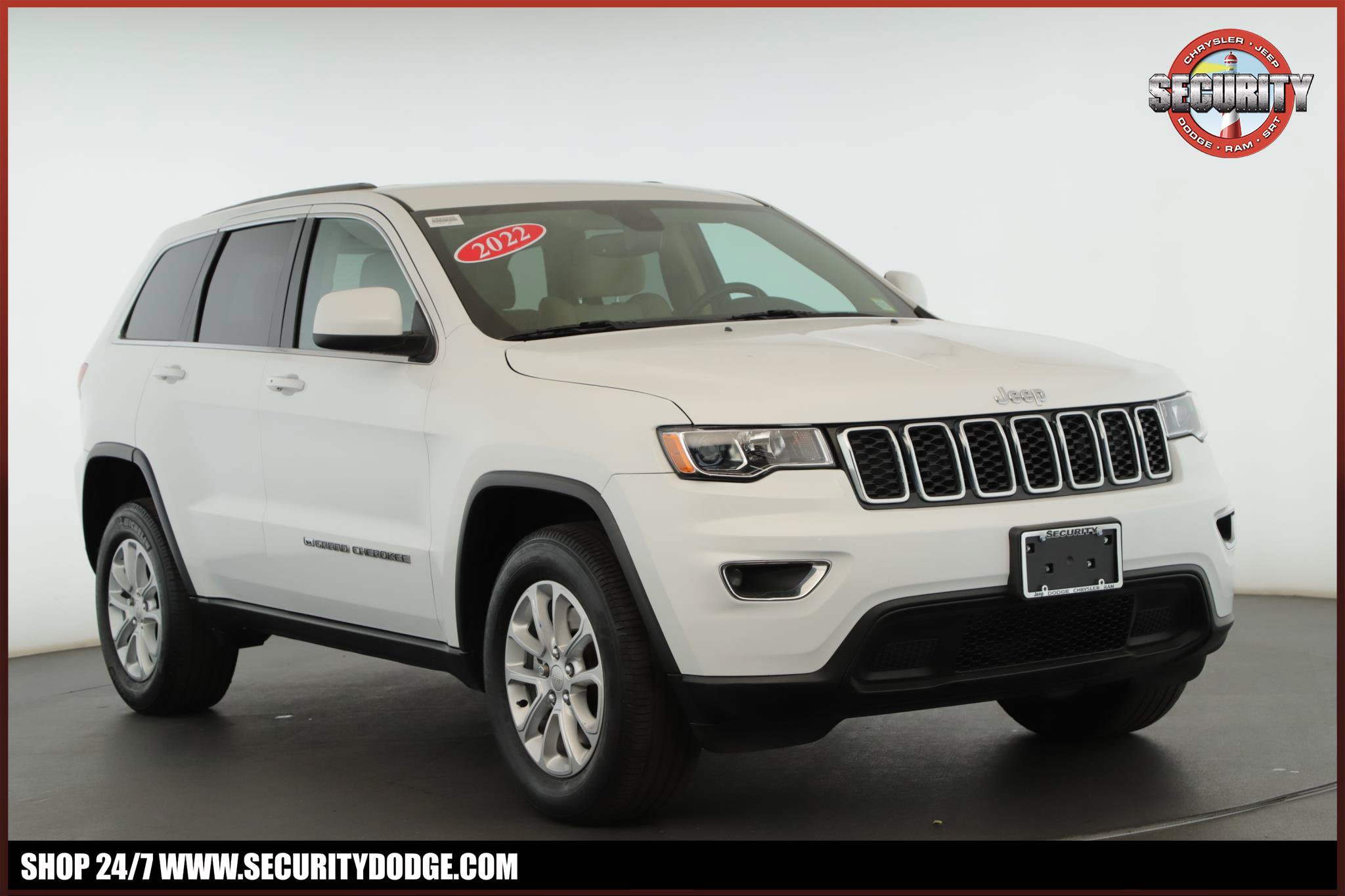 Certified 2022 Jeep Grand Cherokee Laredo E AWD/4WD image 1