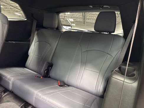 Used 2023 Buick Enclave Essence w/ Experience Buick Package image 42