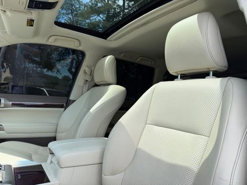 Used 2018 Lexus GX 460 Luxury AWD/4WD image 10