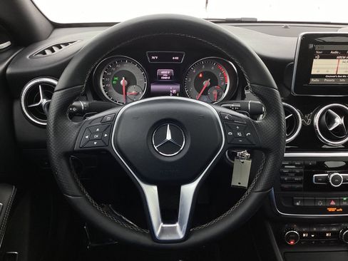 Used 2014 Mercedes-Benz CLA 250 4MATIC image 32