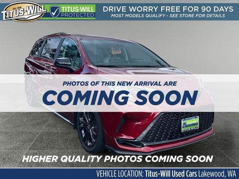 Used 2024 Toyota Sienna XSE image 1