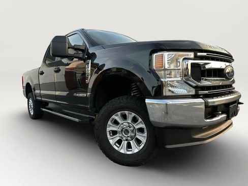 Used 2021 Ford F250 XL w/ STX Appearance Package AWD/4WD image 3