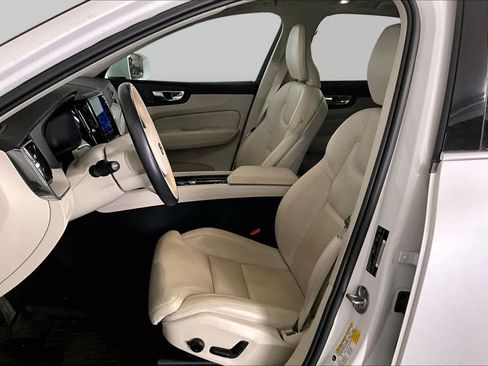 Used 2022 Volvo XC60 B5 Inscription w/ Climate Package AWD/4WD image 9