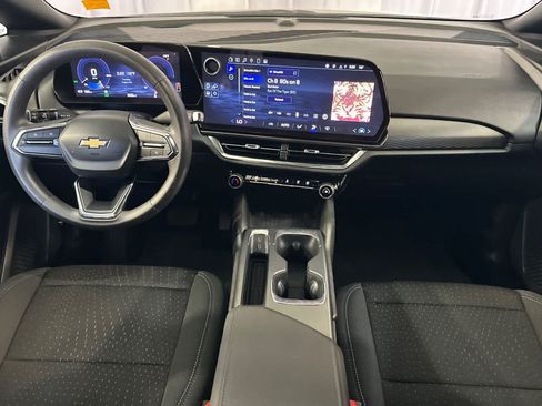 Used 2025 Chevrolet Equinox EV LT FWD image 4