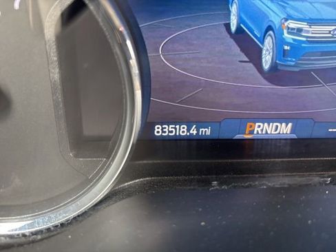 Used 2022 Ford Expedition Limited image 3