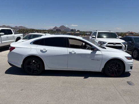 Used 2022 Chevrolet Malibu LT w/ Redline Edition FWD image 3