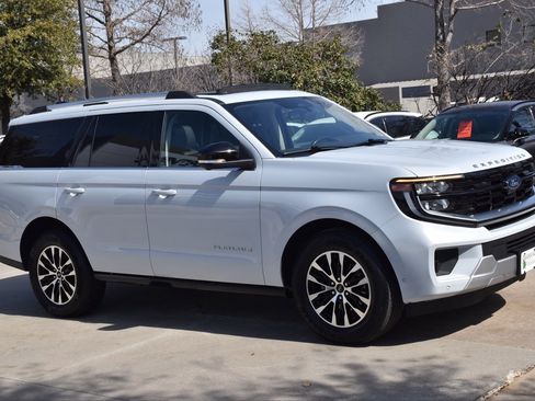 Certified 2025 Ford Expedition Platinum image 5