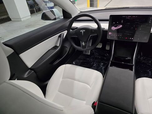 Used 2019 Tesla Model 3 Performance image 36