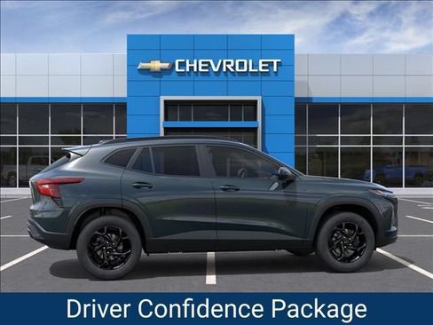 New 2026 Chevrolet Trax LT w/ Driver Confidence Package FWD image 5