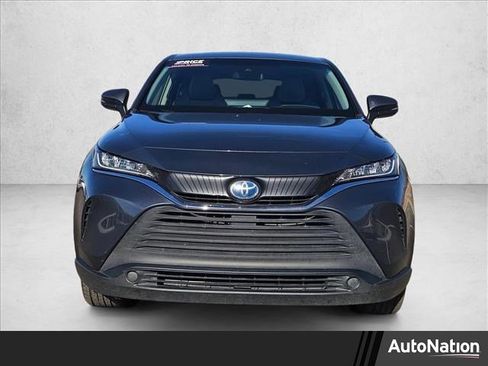 Used 2022 Toyota Venza LE image 1