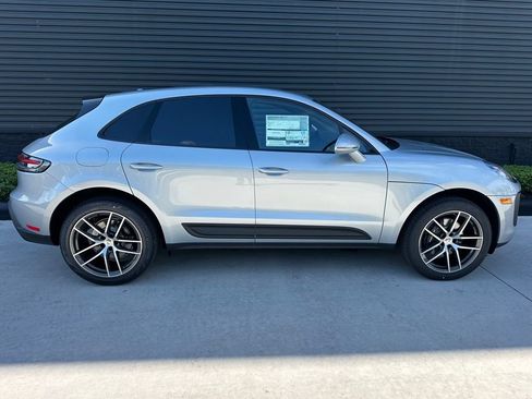 Used 2026 Porsche Macan AWD/4WD image 9