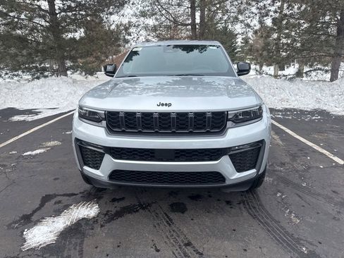 New 2026 Jeep Grand Cherokee Limited w/ Limited Altitude Package image 16
