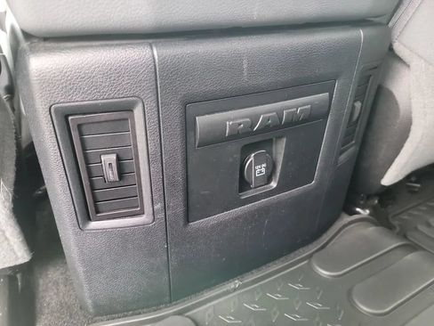 Used 2017 RAM 1500 Big Horn AWD/4WD image 31