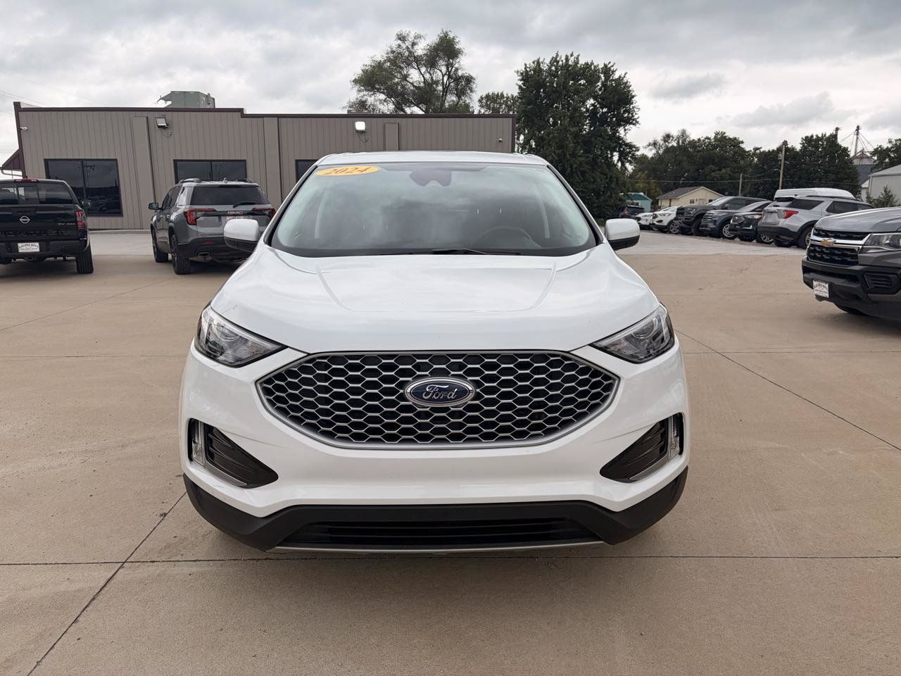 Used 2024 Ford Edge SEL w/ Convenience Package AWD/4WD image 5