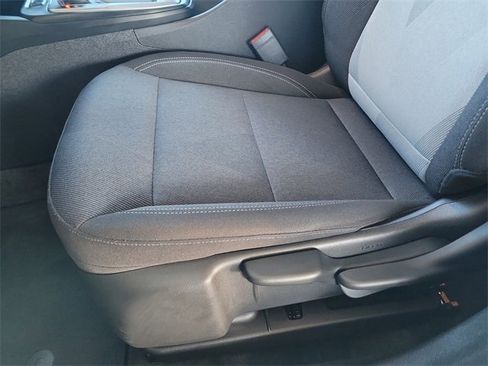 Used 2025 Chevrolet Trax LS image 21