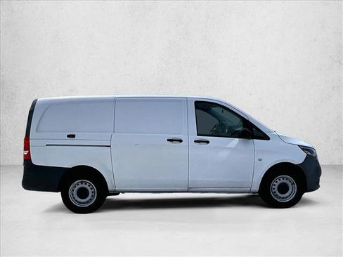 Used 2022 Mercedes-Benz Metris image 5